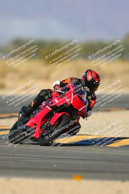 media/Jan-13-2024-SoCal Trackdays (Sat) [[9c032fe5aa]]/Turn 16 Set 2 (1120am)/